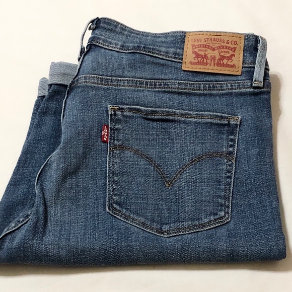 Levi’s Women’s Stretch Bermuda Jean Shorts - 30 - Picture 8 of 14